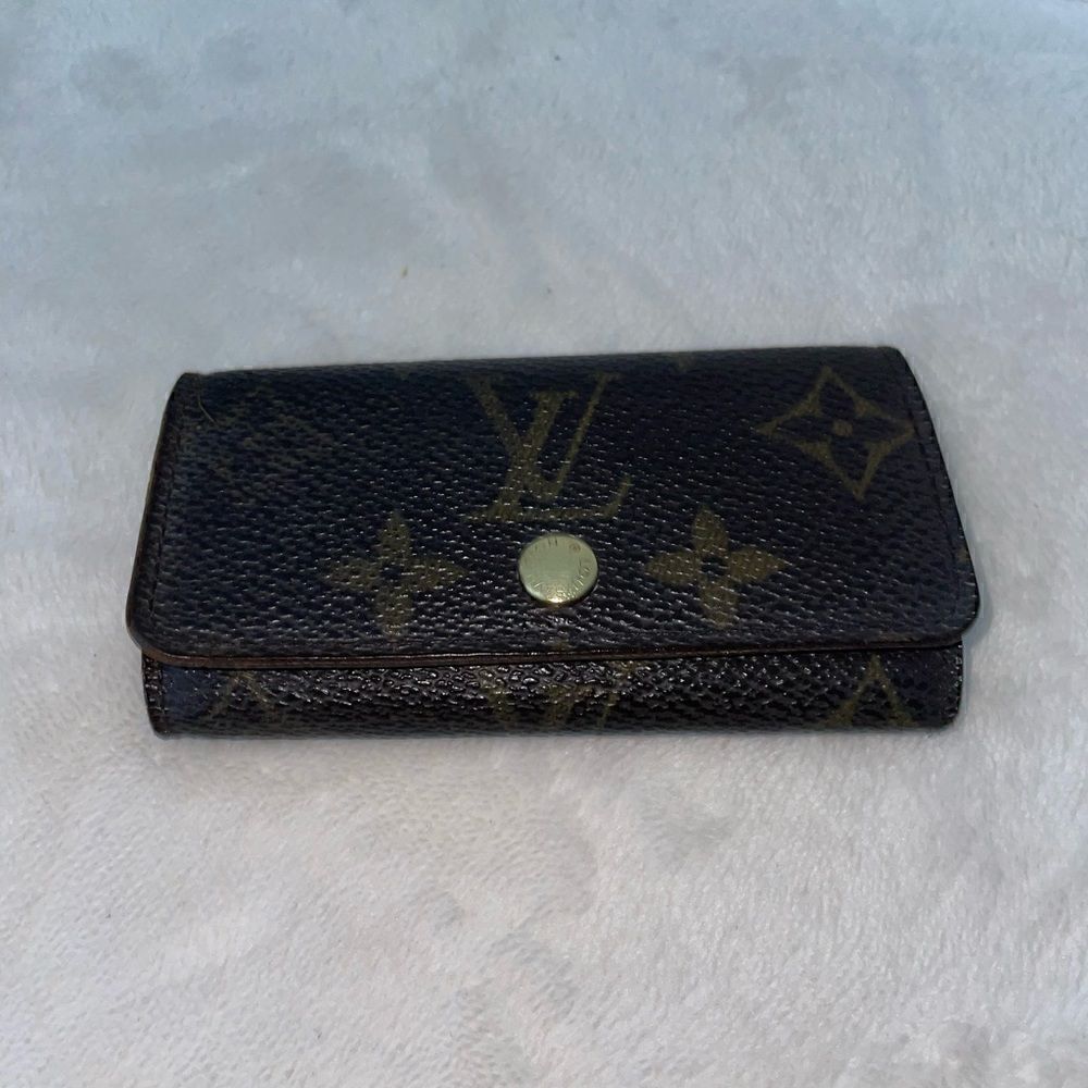 Authentic Louis Vuitton 4 Key Wallet - Picture 3 of 13